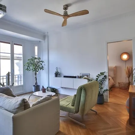 아파트 Cosy And Ideally Situated Near In Liberation
