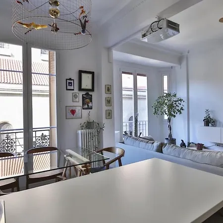 Cosy And Ideally Situated Near In Liberation *